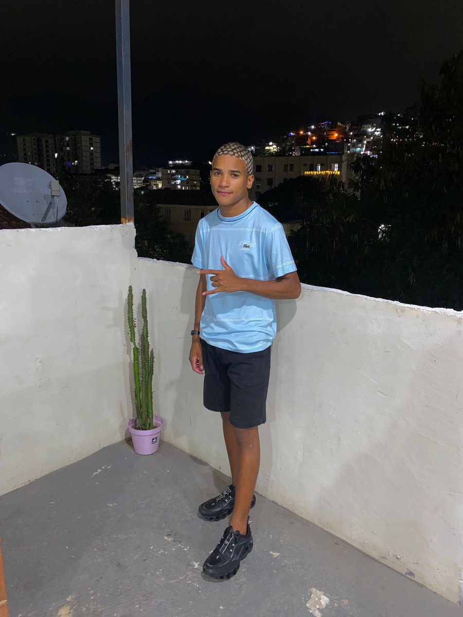 🥰🤟🏽.