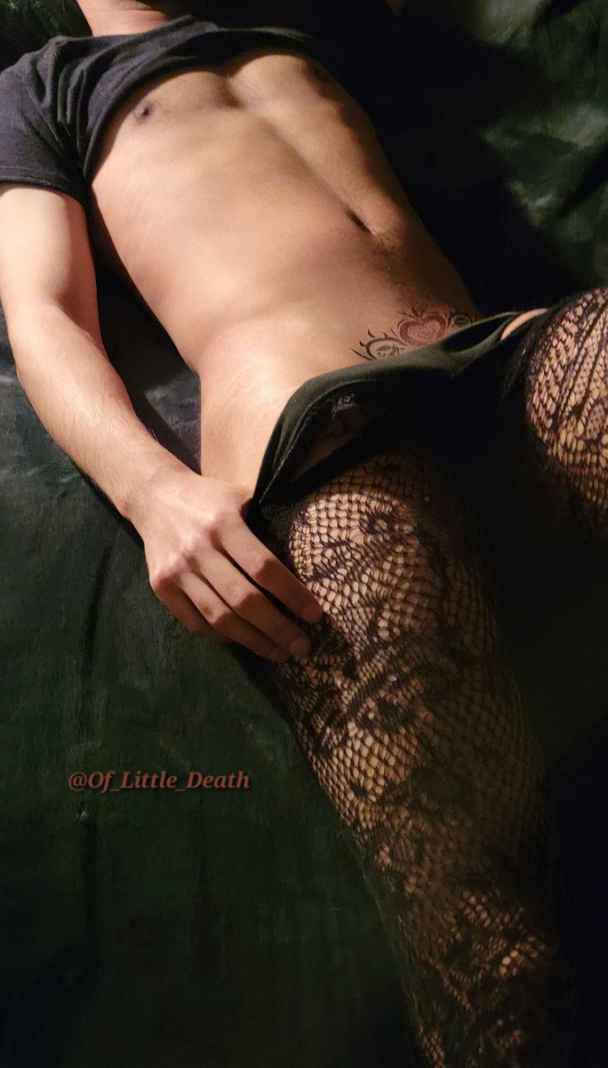 of_little_death's tweet photo. 🖤~#nsfwtw ~ #femboy ~🖤

Got a few pic last month that I never got around to posting. I wasn't really happy with them but I figured why not post? 

Happy new years everyone! 💜 https://t.co/Z8CfpXiCp9