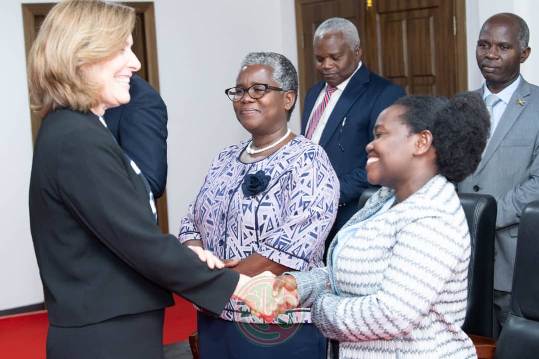 <a href="/AShingiro/">Amb. Albert SHINGIRO</a> déclare que le Burundi et les USA mettent en avant la famille, car, selon lui, elle est le pilier du développement de ces pays. Il ajoute que cet accord vient d'être signé au début de l'année, une année des "courageux" selon le Président <a href="/GeneralNeva/">SE Evariste Ndayishimiye</a>.