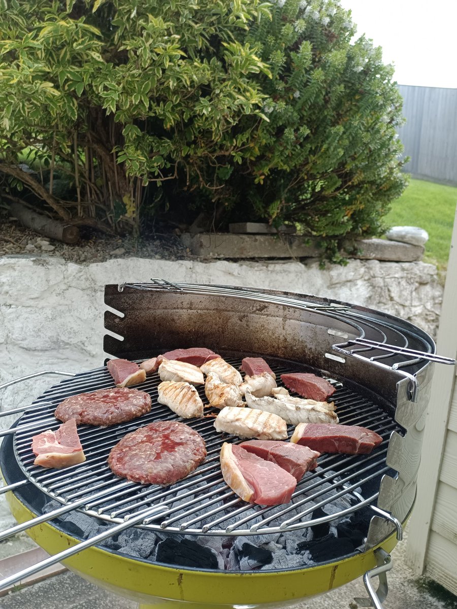 Suns out, has to be BBQ time 🤤