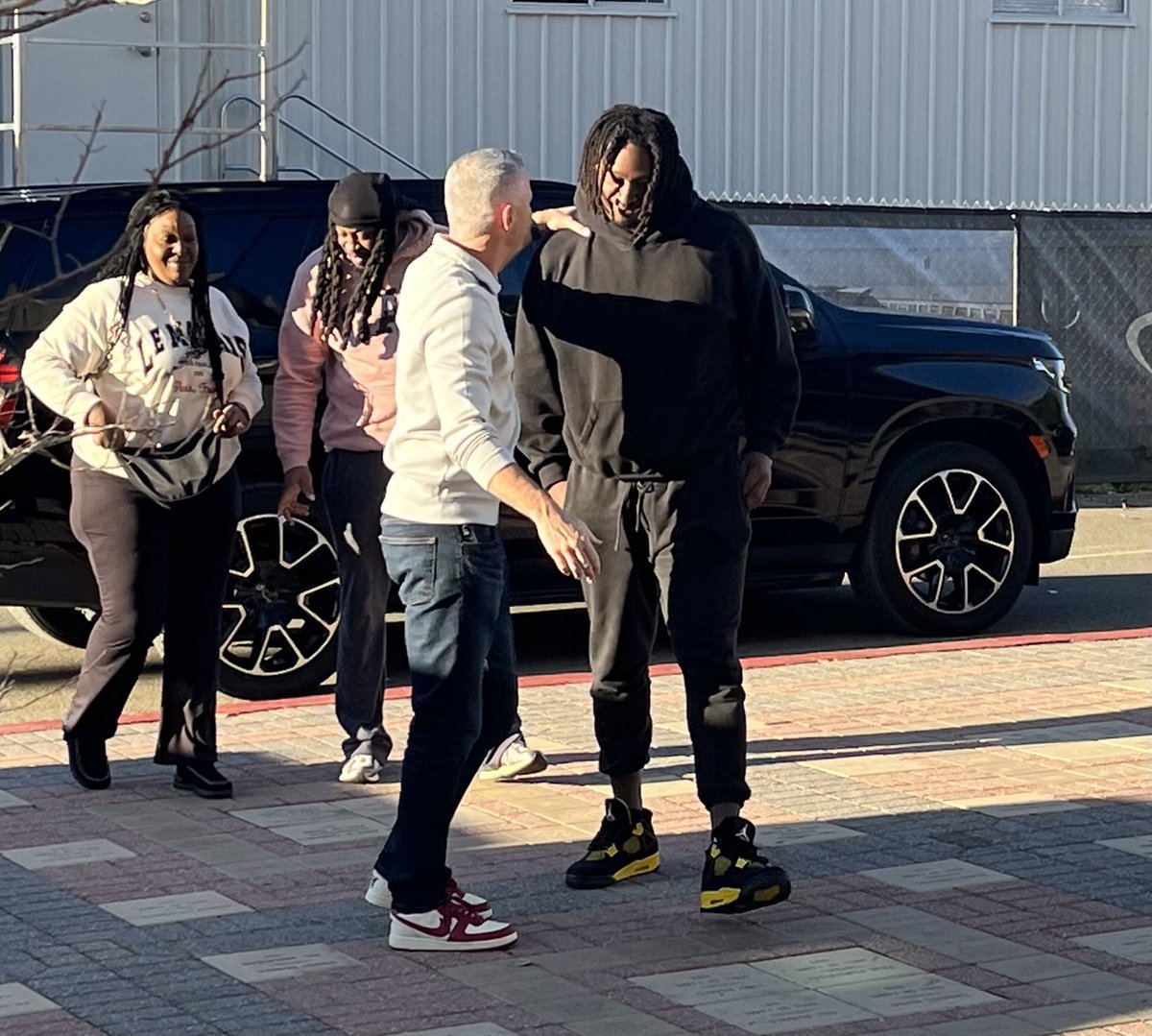 FSU coach Mike Norvell welcomes former Coastal Carolina DE Deamontae Diggs and family for his visit Thursday.