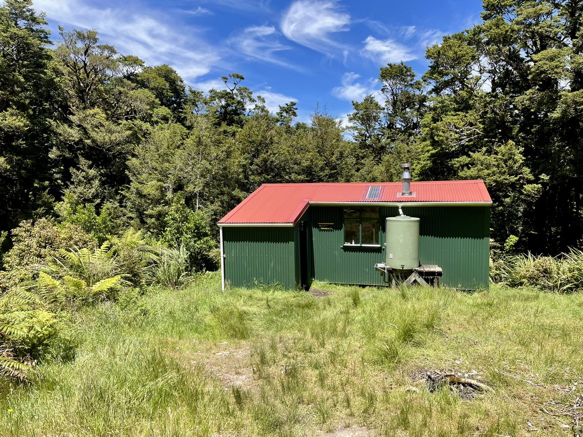 Kapakapanui Hut