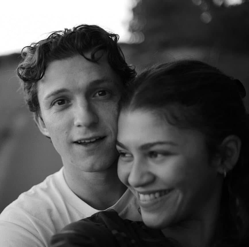 Indie5051's tweet photo. Tom Holland dice en Men's Health que dejará la actuación una vez sea papá en el futuro:

"Cuando tenga hijos, ya no me verás en las películas. Solamente será Golf y ser papá. Y simplemente desapareceré de la faz de la tierra" https://t.co/33Isjrumhx