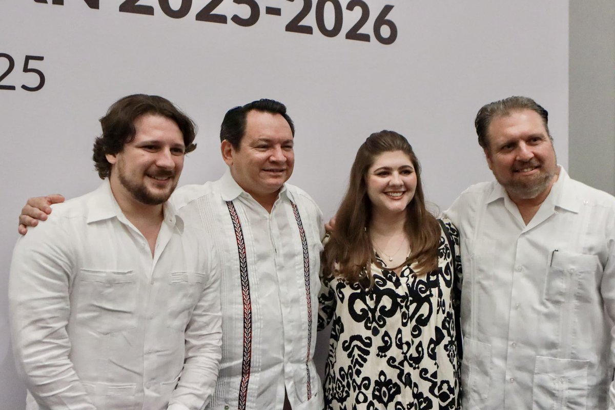 La mañana de hoy asistí a la toma de protesta del Colegio Notarial de Yucatán 2025-2026, encabezada por el Licenciado Raúl Alberto Pino Navarrete. 

Este evento marca el inicio de una etapa más en la tradición del notariado de nuestro estado, una profesión que representa el