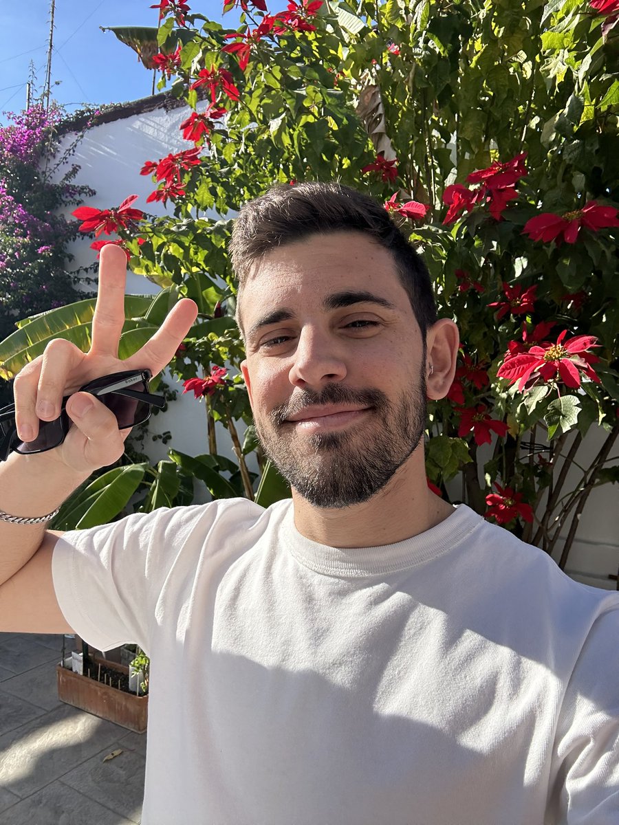 🚨 Estoy un poco nervioso, pero me hace mucha ilusión contaros que hoy acabo de lanzar una newsletter en español con la que quiero ayudar a entender temas LGTBIQ+ desde una perspectiva periodística y global.

Podéis suscribiros (¡gratis!) en:

👉 enriqueanartelazo.substack.com