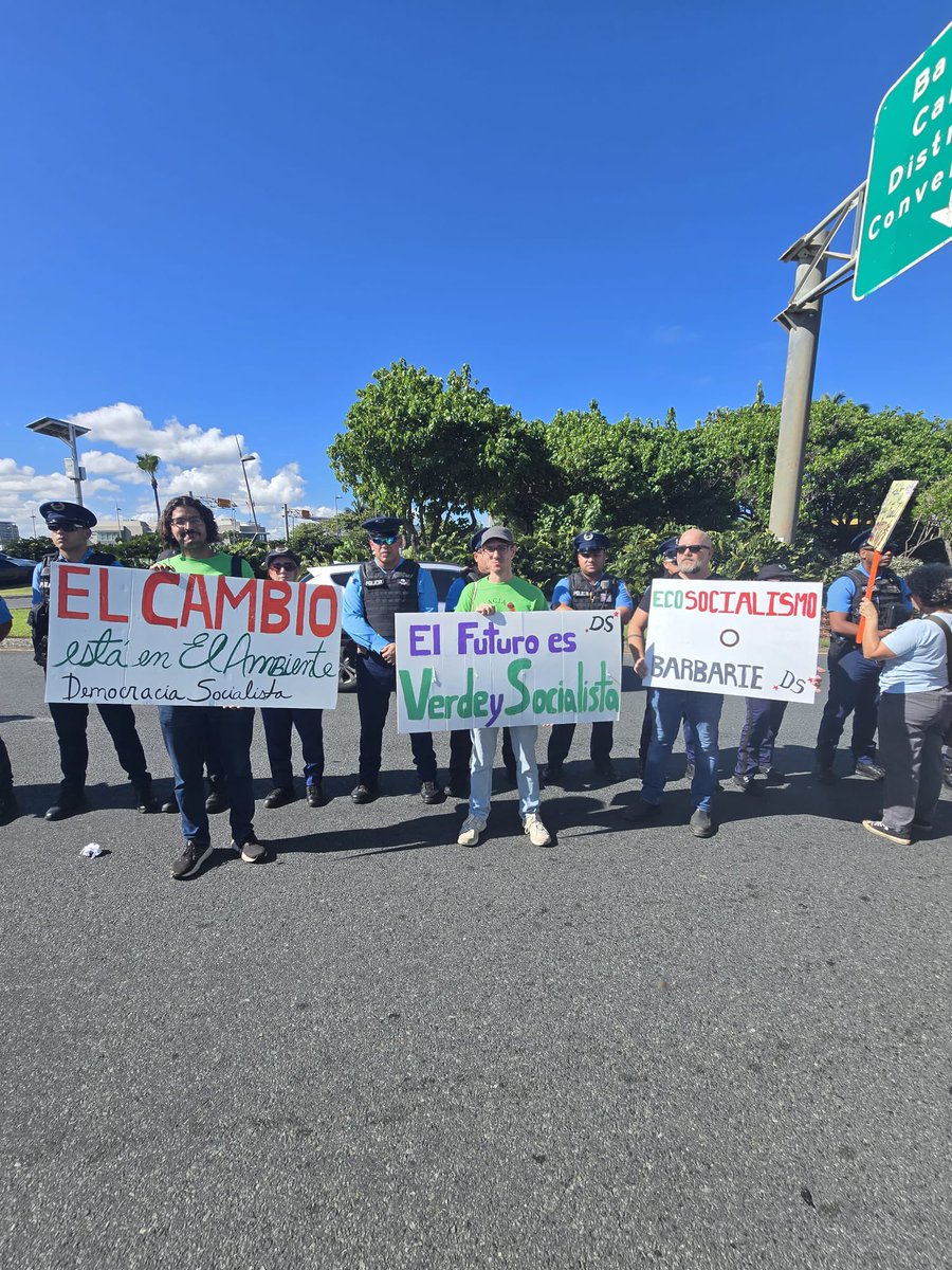 La Juventud Ecosocialista dijo presente en la manifestación "La naturaleza tiene quien la defienda", convocada por la coalición ambiental Una Sola Lucha. 

La agenda del gobierno PNP de Jenniffer González representa una continuidad en las políticas de destrucción ambiental (1/3)