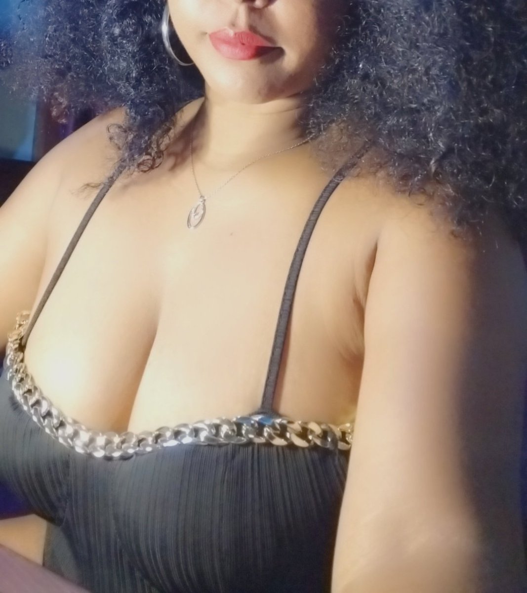 SweetJanine tweet media