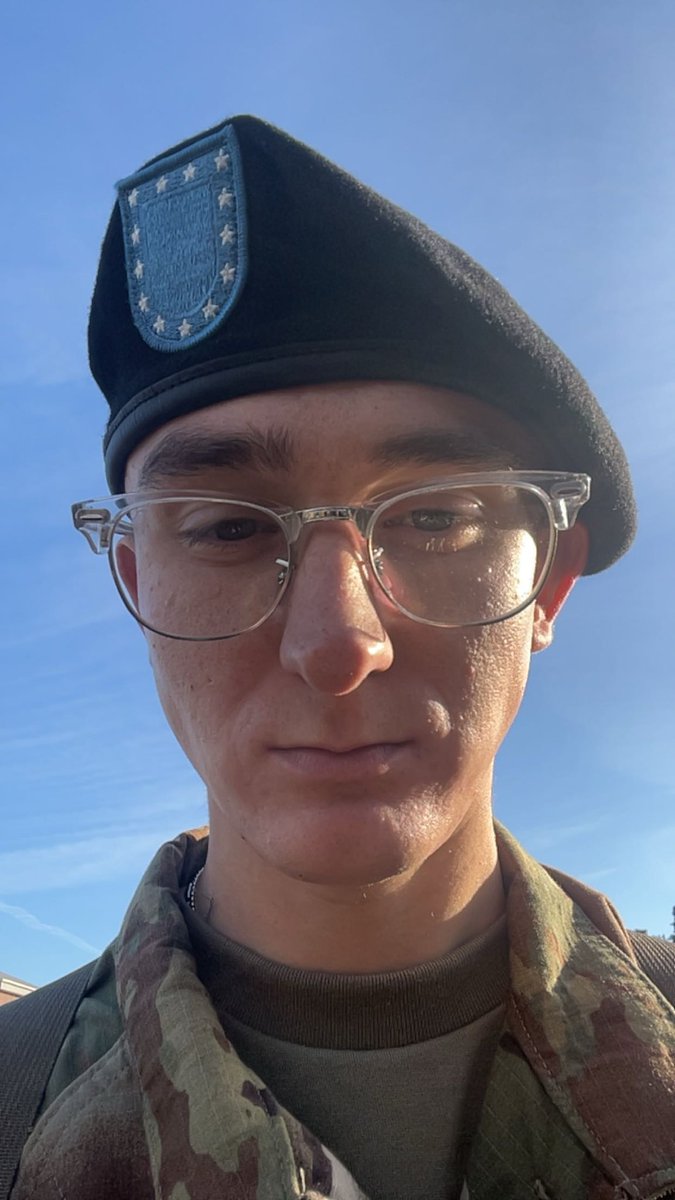 Uhpluhh's tweet image. Imma be hitting shots irl now