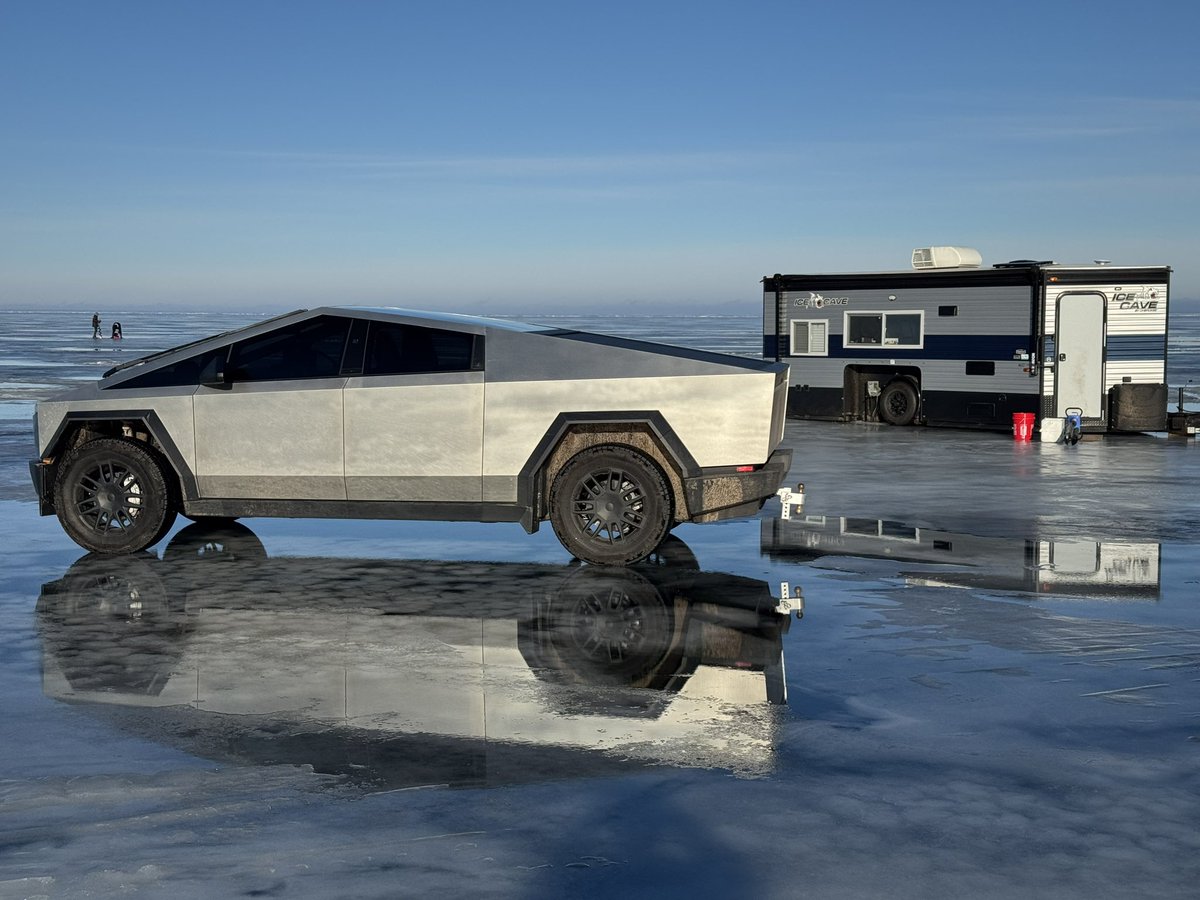 G96643019's tweet photo. @grumpytesla_ @cybertruck @Tesla @teslaownersSV @DirtyTesLa @LamarMK Minnesota! https://t.co/K2vBKjaZh3