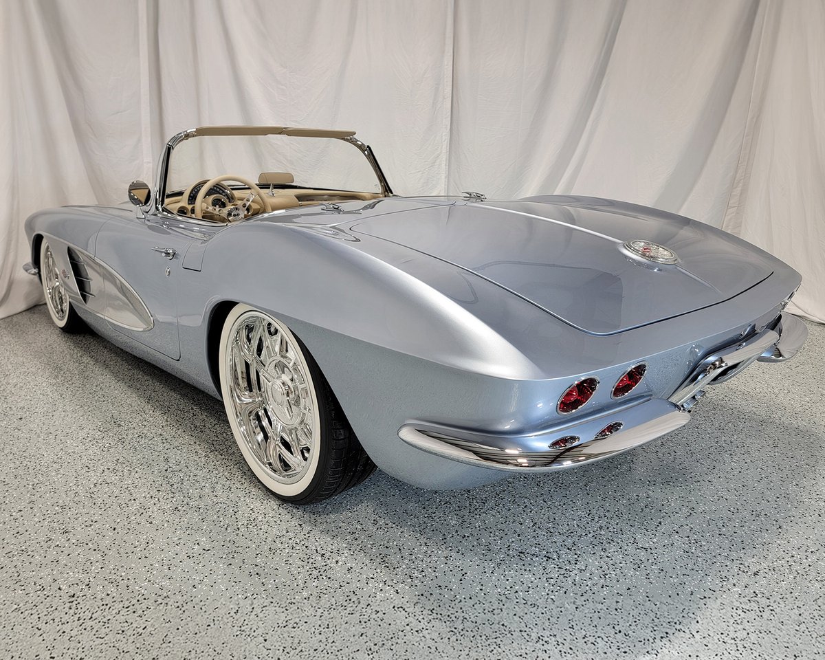 Barrett_Jackson's tweet image. This custom 1961 @Chevrolet #Corvette redefines classic. Powered by a new #LT4 #supercharged engine and 8-speed automatic transmission. See it cross the block with No Reserve at the 2025 #Scottsdale Auction, Jan. 18-26 at #WestWorld. 

Learn more: bit.ly/SD25TW-1961Che…