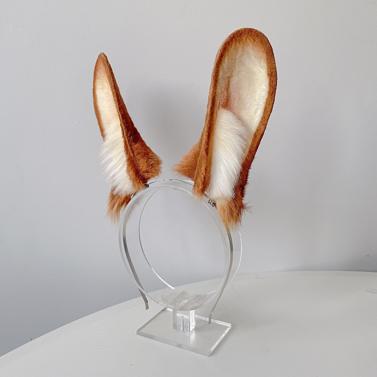 sheepofart's tweet photo. Hewwo!
I’m so proud of this star theme effect and how those colors make such a good vibe 😃

Ears are 15cm tall and tail is 25cm 🤎
This kind of ears are available as made-to-order via my DMs! 😊

#bunny #bunnyears #usagi #furry #handmade #cosplay #semirealisticears #fauxfur https://t.co/1vpEOMmeUj