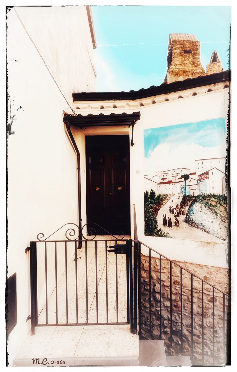 LucanoStupore's tweet photo. #Stupore_Lucano #basilicata #senise #landscape #italy #nature #paesaggio #photography #travel #paesaggiitaliani #landscapephotography #photo #landscapes #foto #picoftheday #sky #fotografia #igersitalia #naturephotography #like #photooftheday
#art #love โฆ@Paula_graffitiโฉ https://t.co/hKsTRSlISa