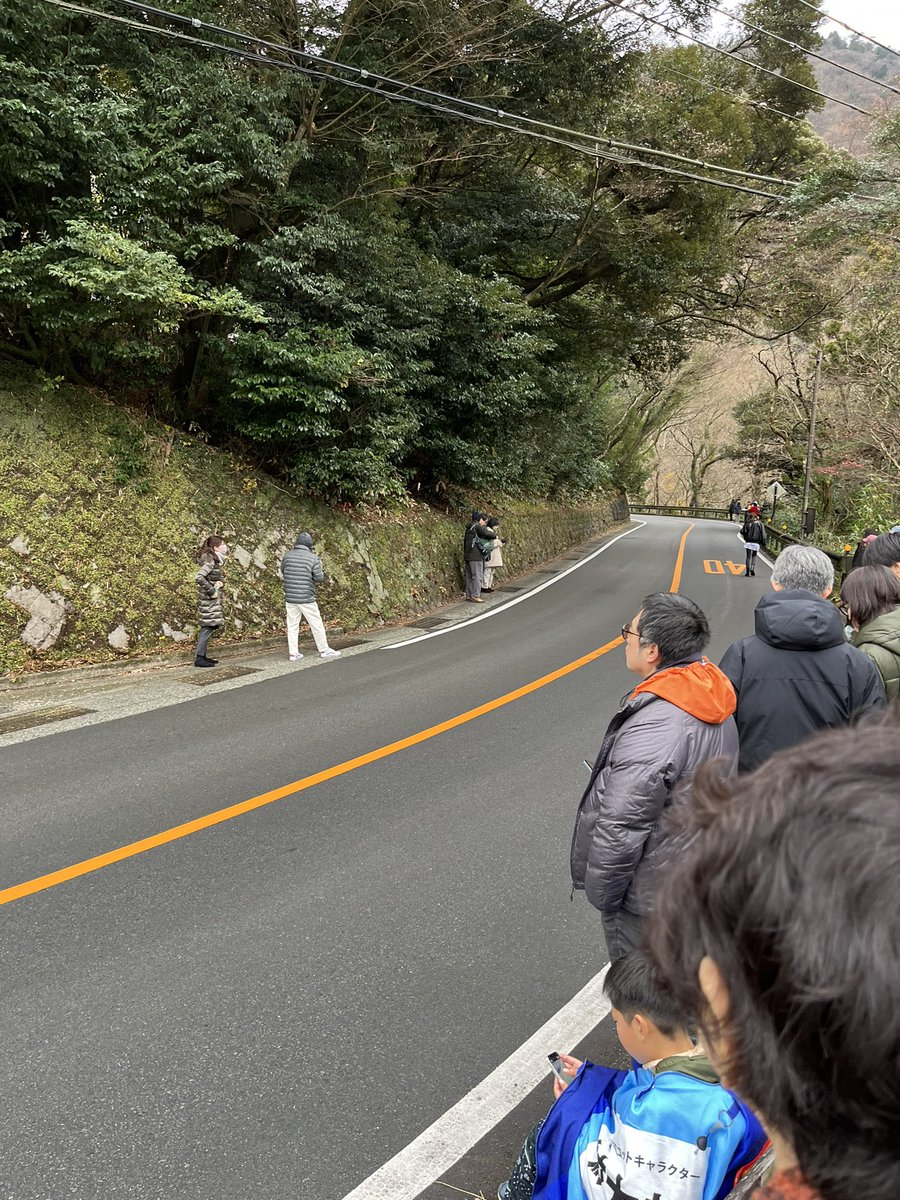 朝の箱根さみー