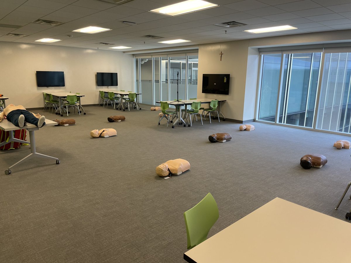Make one of your New Year's Resolutions in 2025 to take the time and take a CPR class, learn how to use an AED and know what to do at your sporting events, in your classroom or workplace, and everyday!
#AT4ALL #SCA #EAP #SaferSidelines  10/10