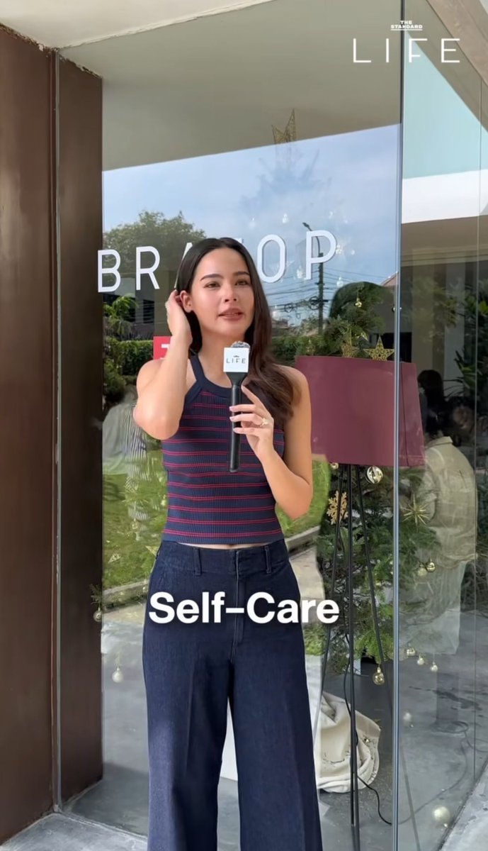 สรุปกุจะกลับมาคลั่งรักญาญ่าจริง เดินห้างเห็นรูปแล้วจะทรุดลงไปนั่งพื้น คือใจยุบยั๊บมากเว่อ เมนก็คือเมนอะ แล้วกุรักญาญ่ามาตั่งแต่ดวงใจอัคนี ถึงจะโตแล้วแยกย้ายไปติ่งคนอื่นใดใด แต่พอกลับมาดูแล้วก็หลงรักเหมือนเดิม ไอ้บ้าเอ้ย