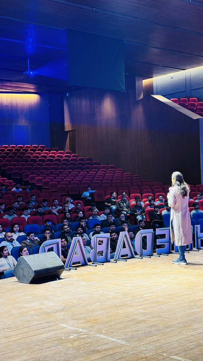 NakuIChandra's tweet photo. An insightful overview of Contributor Day by @PoojaDerashri
Setting the stage for collaboration, learning, and giving back to the
WordPress community. 💻✨ #WordCampAhmedabad5.0 #WCAhmedabad #WCIndia #WordCamp #Wordcamp
@WCAhmedabad @WordPress https://t.co/ZwKUy7zp7w