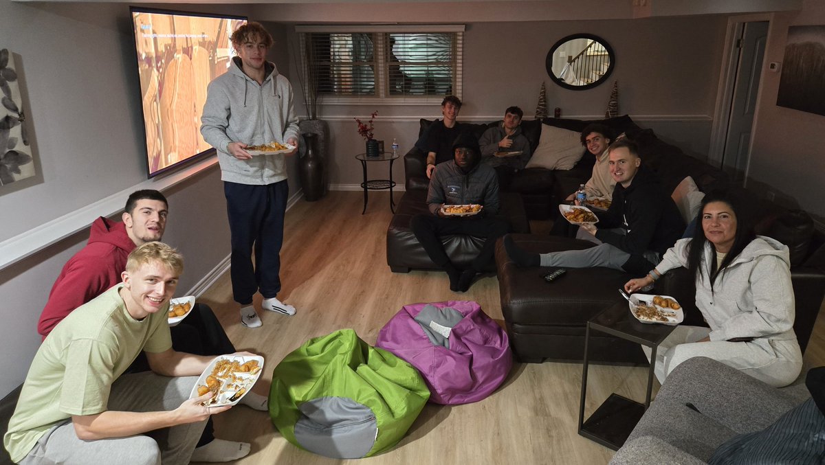 January tradition... 90s movie night. Endless amounts of Chinese takeout and happy to say, Shawshank Redemption still slaps even for Gen Z #BluejayWay