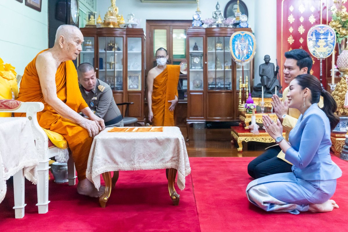 thaigov1's tweet image. #นายกฯแพทองธาร และคู่สมรส เข้าเฝ้าถวายเครื่องสักการะแด่สมเด็จพระอริยวงศาคตญาณ สมเด็จพระสังฆราช สกลมหาสังฆปริณายก เนื่องในโอกาสวันปีใหม่ 2568 ได้รับประทานพรให้มีสุขภาพแข็งแรง และขอให้ทำงานรักษาความสงบสุขอย่างต่อเนื่อง

@ingshin