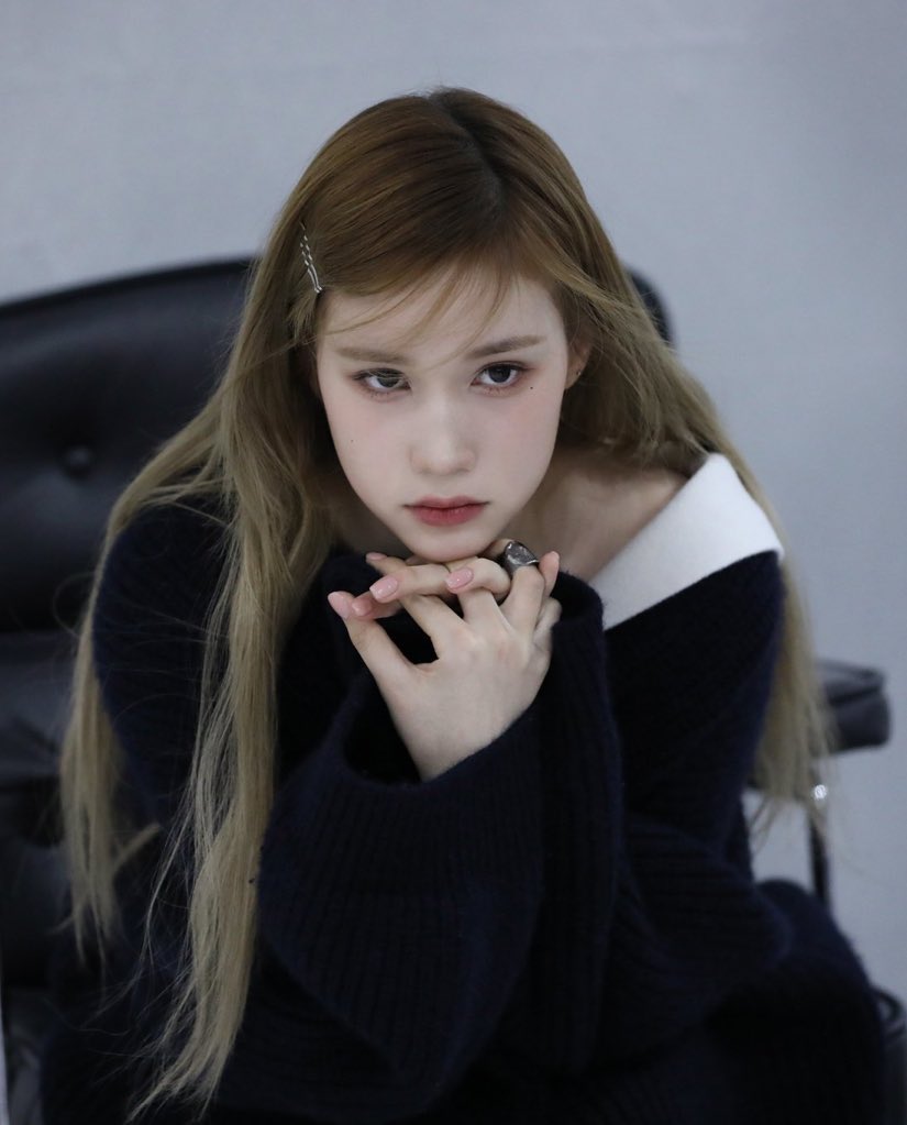 HiyyihRicky's tweet photo. Kep1er’s Huening Bahiyyih being an underrated gem in Kpop who’s an all-rounder-

A praise thread proving yall just hate her for her last name:

#Huening_Bahiyyih #휴닝바히에 #Hiyyih #히에 #케플러 #Kep1er https://t.co/GOltwFirrq