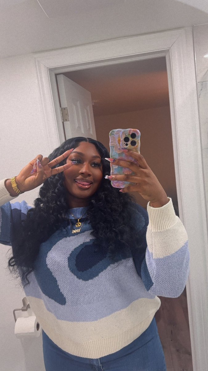 PrettyTale_'s tweet image. 💙❄️