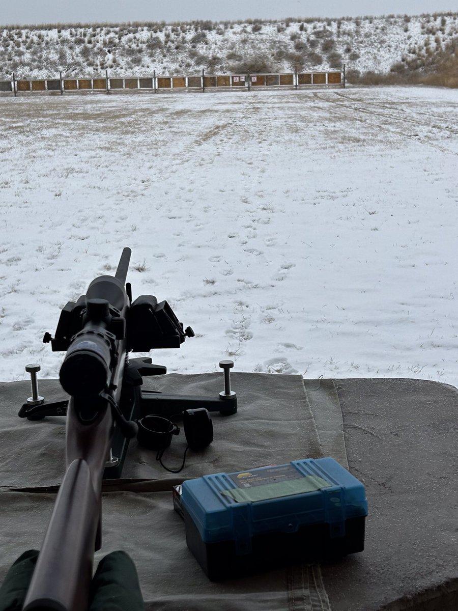 TonyMachacek3's tweet photo. @WeaponsVault Was out at our local range to try some new reloads. Was a balmy-13 degrees in Southern Alberta. https://t.co/EmNI44eJTH