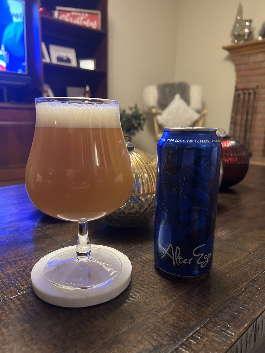 Enjoying some El Terago this evening. It is so good <a href="/TreeHouseBrewCo/">Tree House Brewing Co.🍺</a> 🍻