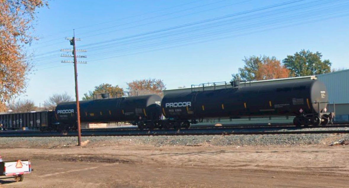 Crazynews4real's tweet photo. 🚨 BREAKING: MAN ARRESTED FOR PLANTING IED ON TRAIN 

#Payette #Idaho 

40yo Brent Sharrai was arrested for planting IED on train in Payette, ID. 

He has been charged with possessing destructive device. Nampa Bomb Squad robotically disarmed it, stopping rail traffic for 5+ hours.

#BreakingNews