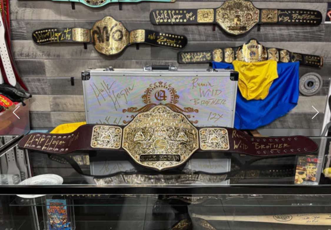 RonnieBmore's tweet photo. @HulkHogan did you really take a $4000 gift you were given by a poor man, sign it, and post it for $6000 on your site? https://t.co/HjqBbK3iJ2