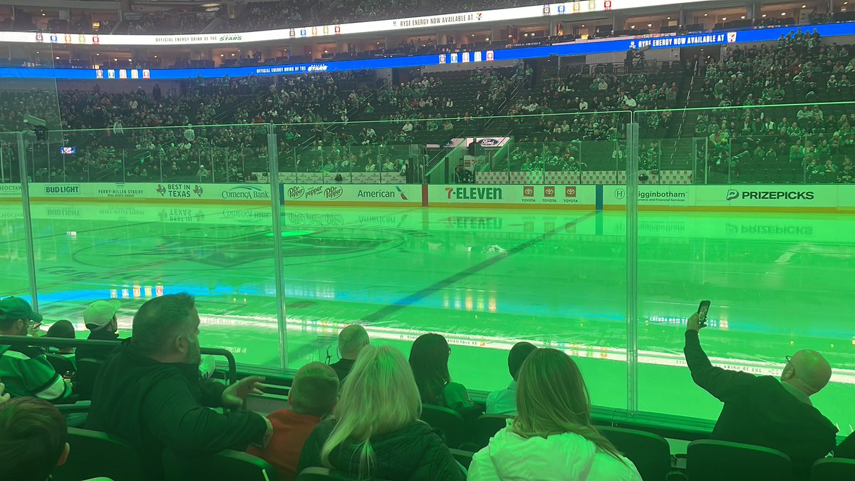 Feel like <a href="/LalimesMartian/">Martian</a> in the reach people seats in Dallas for a big Sens game tonight.