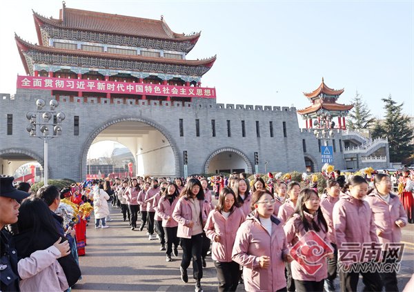 lihua1845783611's tweet photo. On #NewYearsDay2025 , #Qujing Qilin District meticulously planned and organised a series of exciting activities to bring the people a unique New Year's celebration.#ChinaNewYearCelebration https://t.co/h6Yx1qwsOo