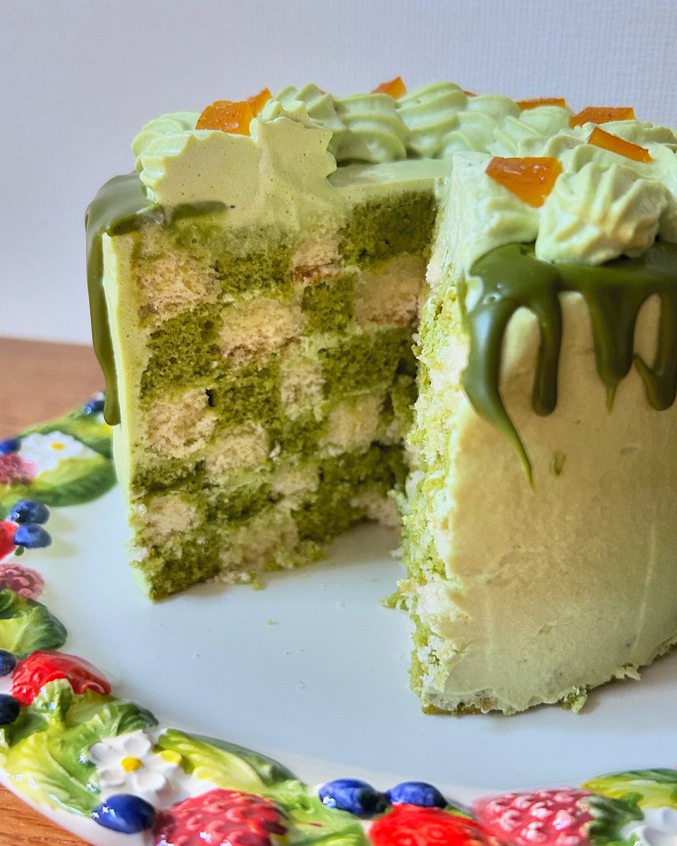 sajiAries's tweet image. 抹茶のサンセバスチャン
2025年焼き始めは🍊先生概念ケーキMark2です。チョコたらりんもダミエも全部やりたかったからやりました。上には自家製はっさくピールを乗せて概念を主張しています