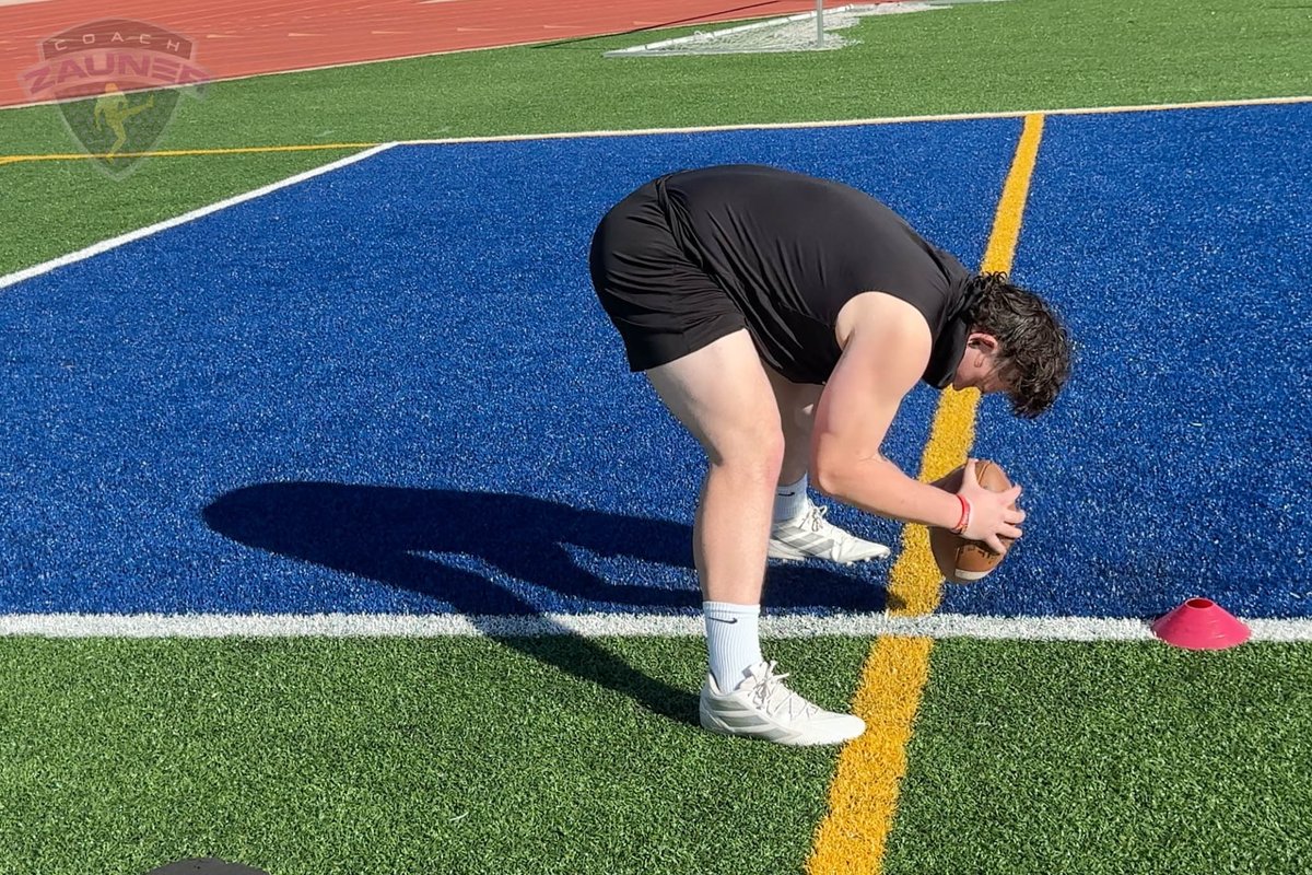 CoachZauner's tweet image. Had a Snapping Lesson with Ryan Carter (Idaho St) in AZ. As I always say "Practice, Practice &amp;amp; "Perfect Practice". A camp is good but a 1 on 1 Lesson is the BEST way to fix a problem.  By the end of the session he was snapping "Tight Spirals Straight" Coach Zauner "The Fixer"