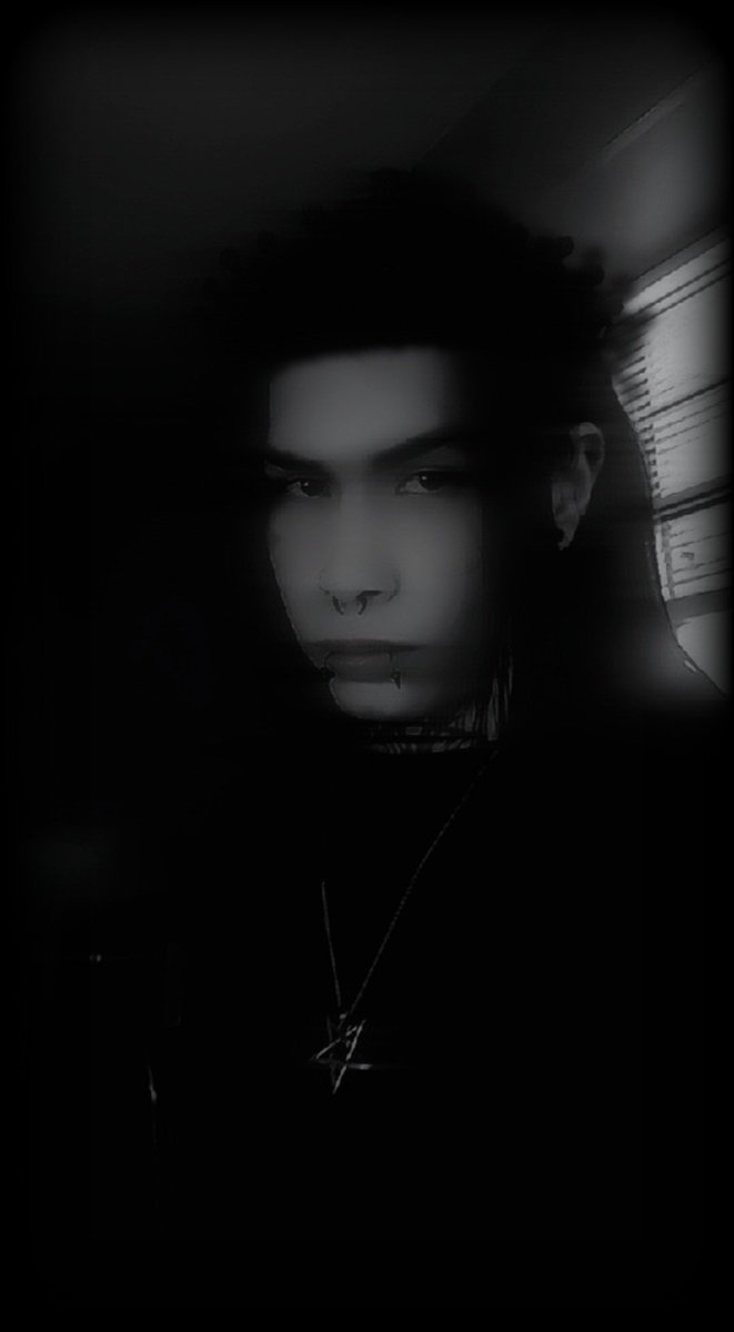RavenCurse666's tweet photo. 𝑉𝑎𝑚𝑝 https://t.co/Cy0CDNS3dA