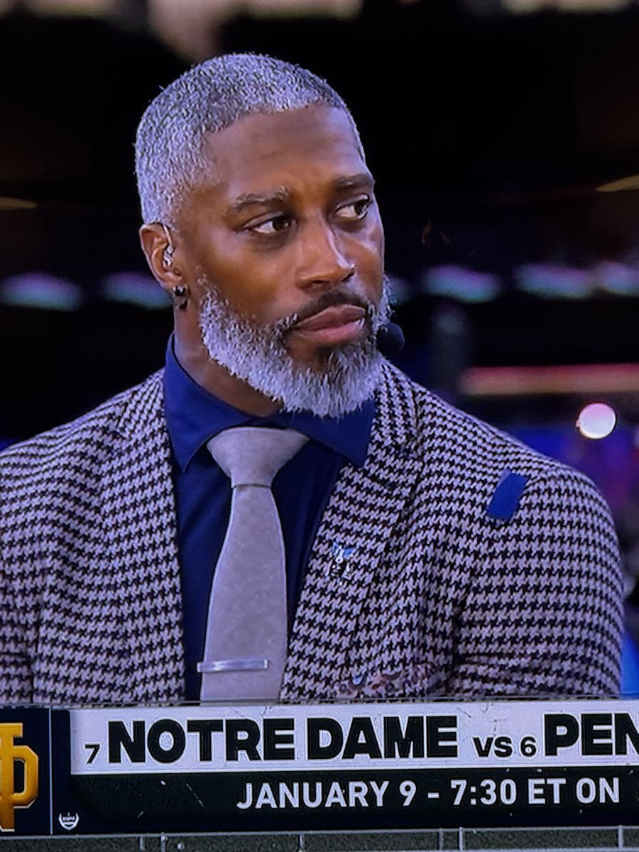 Now, why in the hell is Roman Harper wearing a buzzer ?