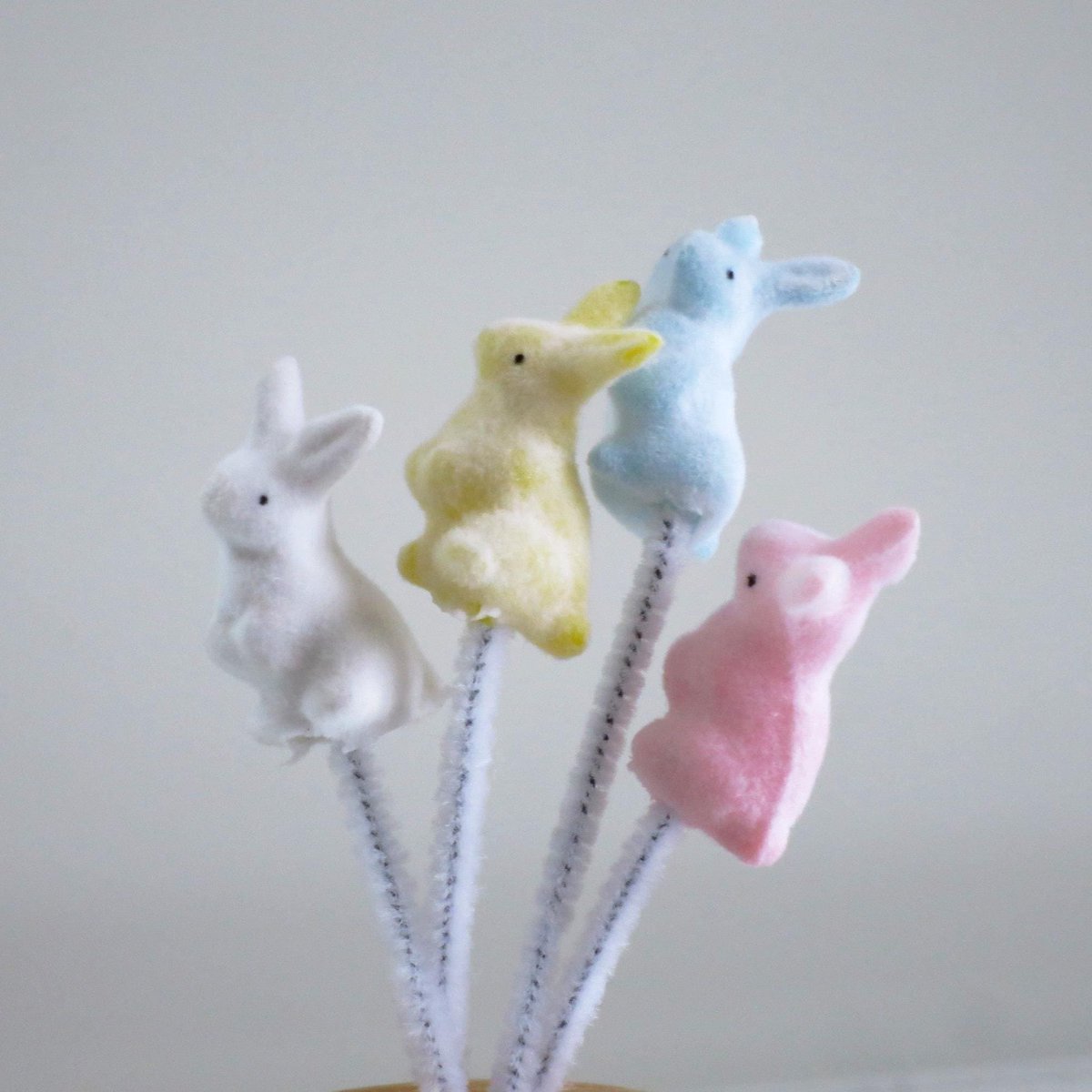 swirlingO11's tweet image. Mini 1:12 Pastel Bunny Rabbits, Gift Package Tie-On Decorations, Spring Wreath or Basket Supplies tuppu.net/bbfe1217 #SMILEtt23 #Vintage4Sale #swirlingOrange11 #FabFinds