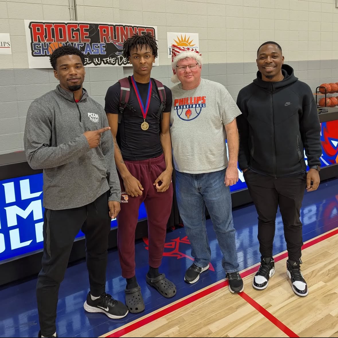Asmith1402's tweet photo. 2-1 at the ridge runner showcase. Got MVP of the game with 24 pts. 

Highlights from Christmas tournament!!
@TopPreps @tctabler @GradyMajors 
@ScottC_Scout @SunCityHoops
@VortexSportsARK @rush_court 
@AYSABasketball @ASTSprts 
@Nextupsportsnu @SunilSportsNews https://t.co/MyRltSYwRG