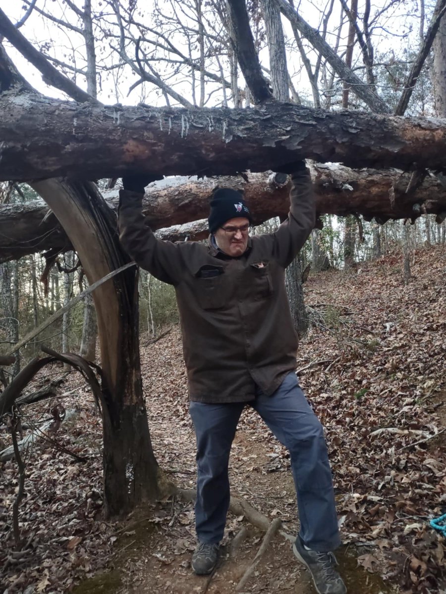 Slade45994190's tweet photo. Sometimes I heft fallen trees, just for fun. #liftheavythings 🙃 https://t.co/8SPMzLvlx7