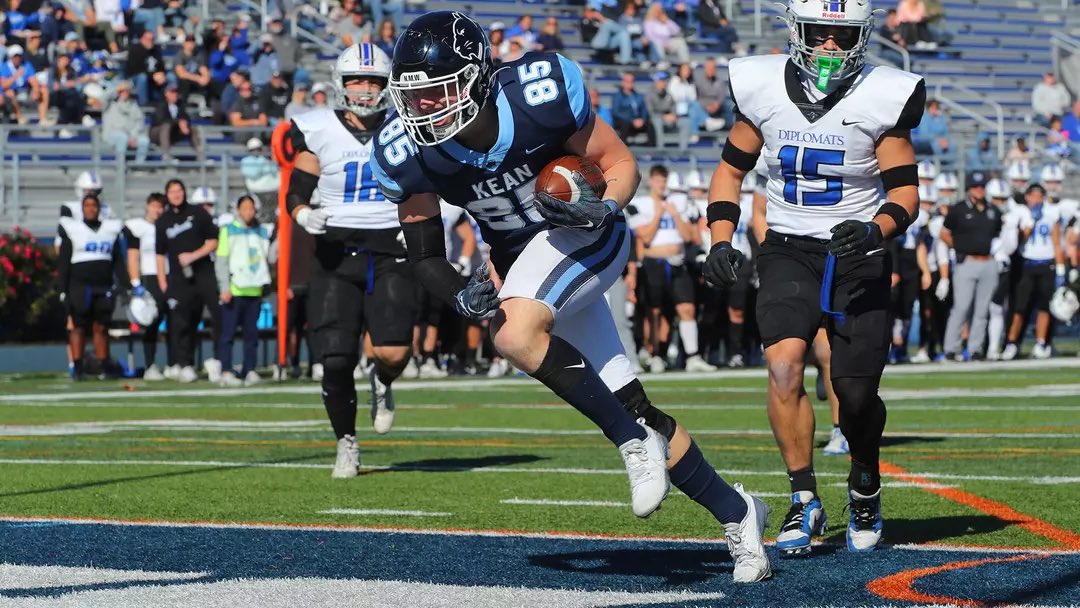 Chris Bartholomew (@chris20bart) on Twitter photo Grateful and Excited to receive my third offer to Kean University❗️
<a href="/CoachEvanDurand/">Evan Durand</a>
<a href="/footballcoachal/">Coach Gav</a>
<a href="/Greg_Russo/">Greg Russo</a>
<a href="/PCFB_Paladins/">Paramus_CatholicFB</a>
<a href="/PCFBrecruits/">Paramus Catholic FB Recruiting</a> Grateful and Excited to receive my third offer to Kean University❗️
<a href="/CoachEvanDurand/">Evan Durand</a>
<a href="/footballcoachal/">Coach Gav</a>
<a href="/Greg_Russo/">Greg Russo</a>
<a href="/PCFB_Paladins/">Paramus_CatholicFB</a>
<a href="/PCFBrecruits/">Paramus Catholic FB Recruiting</a>