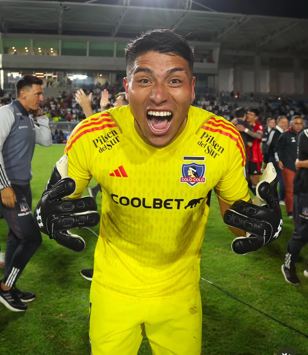 esteb4nramirezj's tweet photo. Que vergüenza Colo Colo!!! No traer a Keylor Navas y dejar a Brayan Cortes por el solo hecho de que no le fue bien en fichar por otro club …. 

AHÍ SE VE QUE MOSA SOLO LE IMPORTA LA BILLETERA Y NO EL CLUB!!

#Kaylornavas #brayancortes #colocolo https://t.co/9PAk1tZqgv