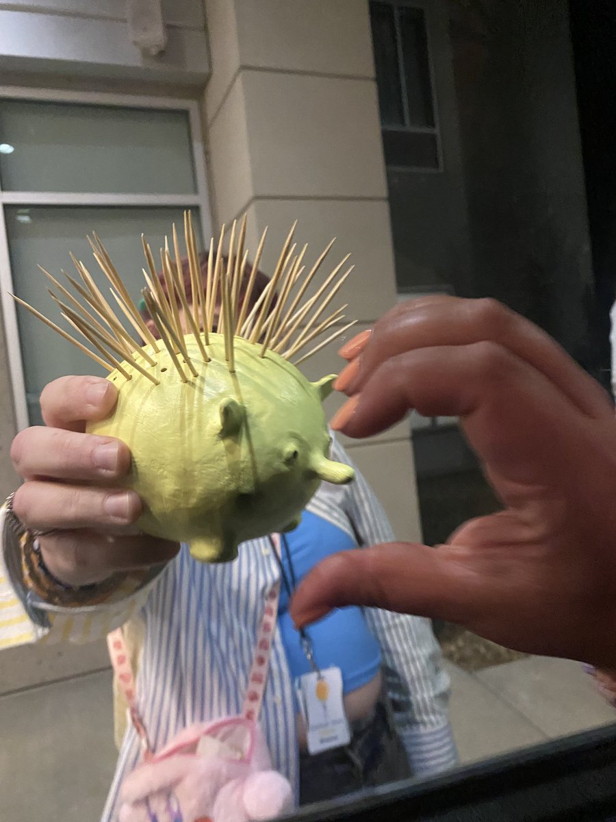 Crying because I just learned what a lemon pig is and it looks like <a href="/nineichester/">CHESTER OFFICIAL</a>