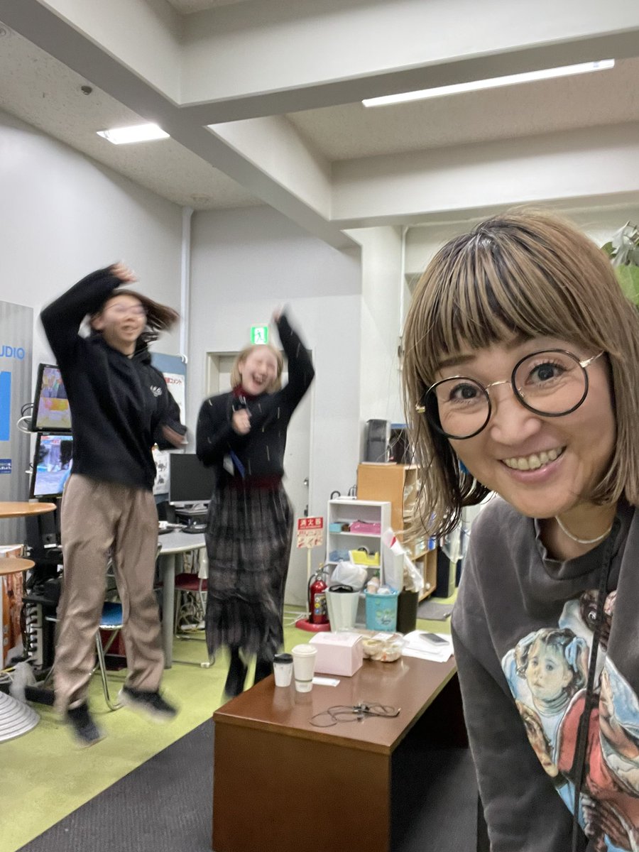 lucy_uco's tweet photo. 始まったよーー

みんなブレてる？
ブレて行こうぜーーーー

#ひるばけ https://t.co/MgIag0XTSI