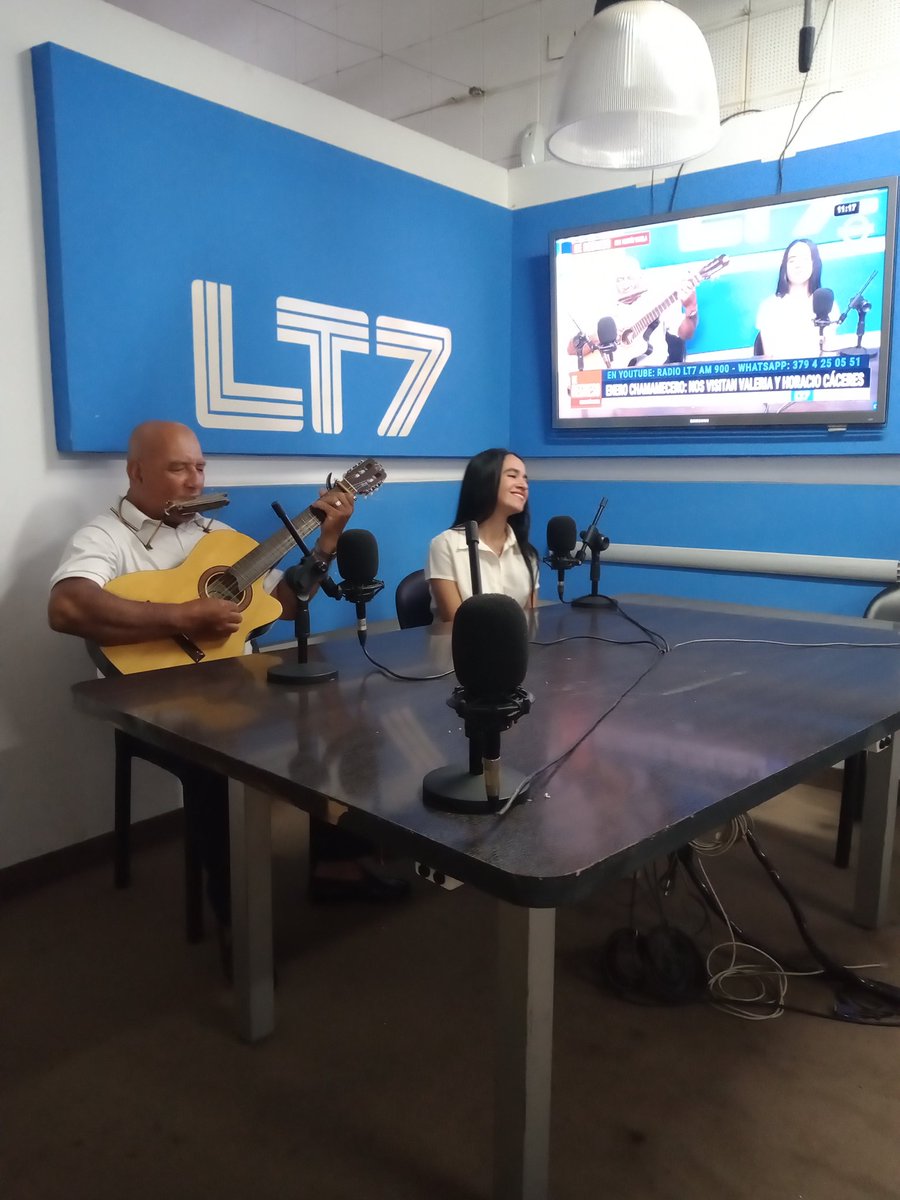 Que lindo fue acompañar a mi hermana y a mi papá en LT7 hoy... Son maravillosos. 💕