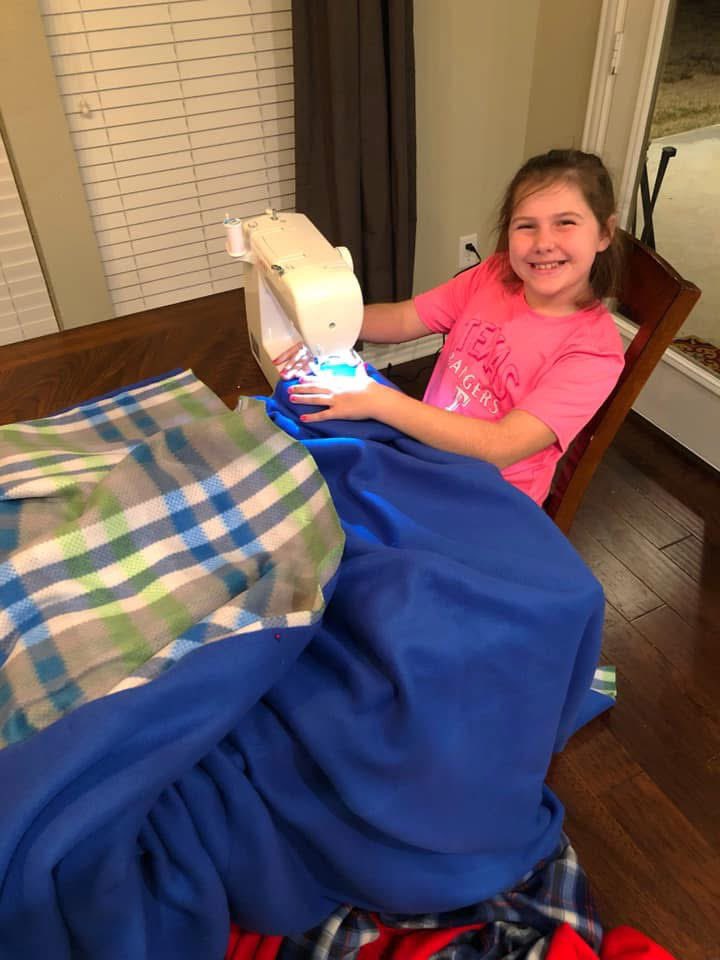 BryleeGray_2027's tweet photo. 5 years ago I started my own non-profit, Girls with GRACE (God’s Reaching Arms Cover Everyone). We have sewn and handed out about 500 blankets to the homeless!
10 more blankets going out today🫶🏻
Life is more than Softball
1 Peter 4:10❤️
#GirlswithGRACE #softballplayerscansewtoo https://t.co/btLclFNQkB