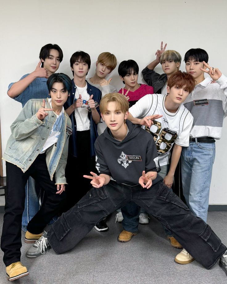 myscrtlv's tweet photo. Can't wait to meet you guys in person and sing along😭😭, btw kalian nonton juga ga? Mutualan yuk biar nanti ketemuan pas di venue #xikerstrickyhouseinjakarta 
#XIKERS https://t.co/ymYgINv7AD