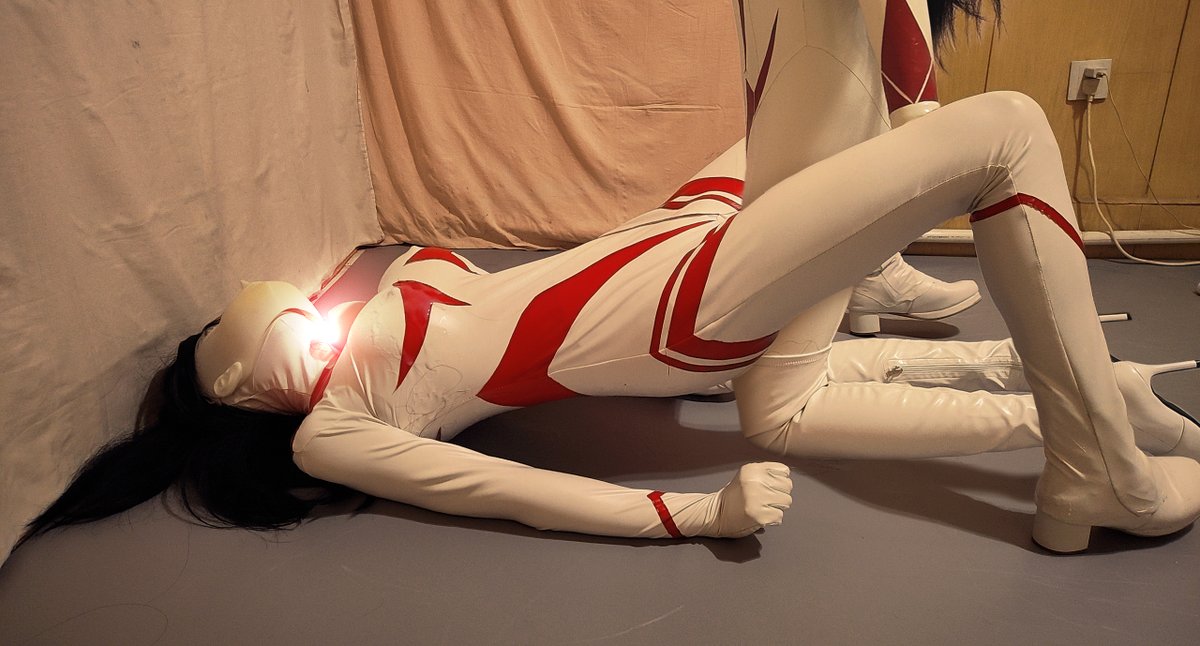 22期（共43張）！  這期是伊芙琳聯動ww    嘗試將兩張照片合到了一起（工作量又加大嗚嗚ଲ）