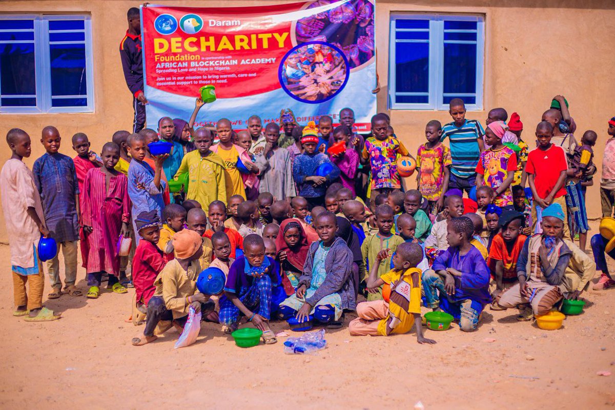 Huangyu41927413's tweet photo. @anndylian #MemeforEveryChild #ForEveryChild  #eth $Daram #Daram $大鹅  #meme  #FDME #cto  This world needs more love https://t.co/U3QWsxGO7X