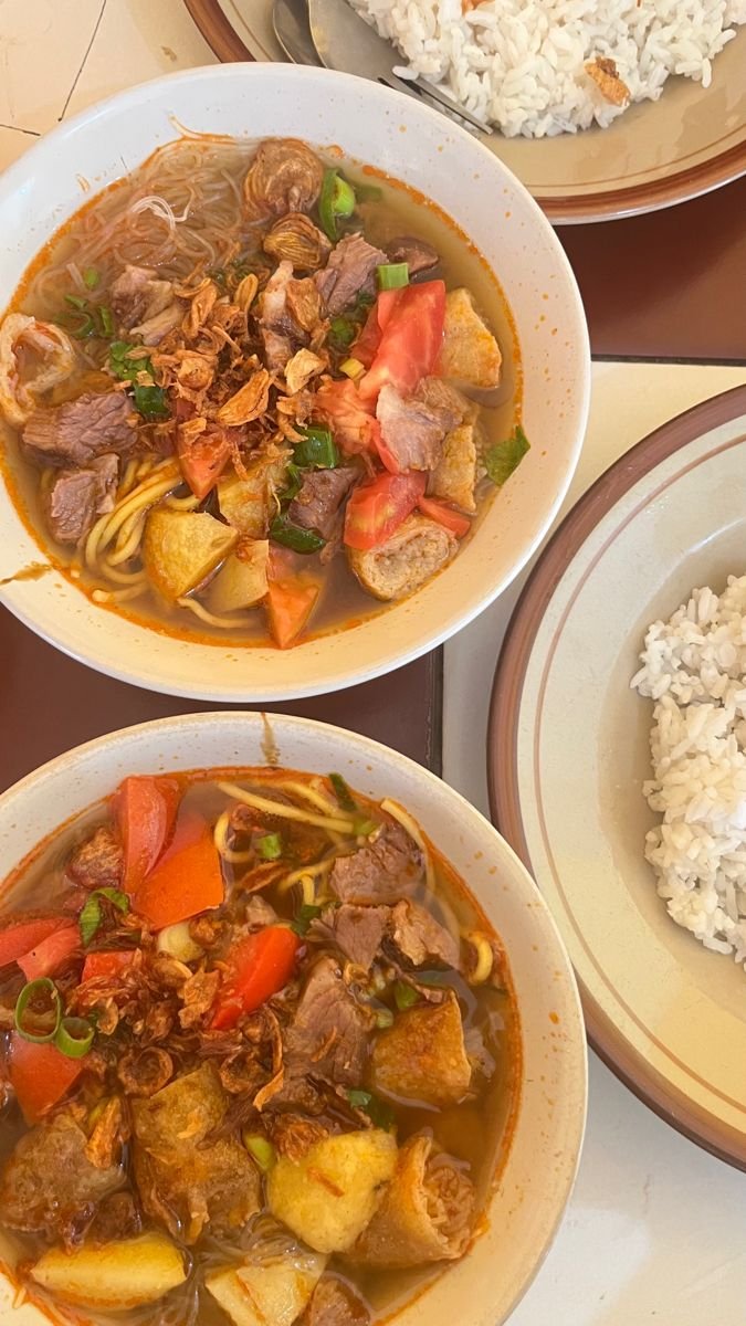 Kenapa daging bikin perut mual di beberapa orang hoho padahal sekali kali bisa kali. Iya, bisa mual hoho SOTO MIE DAGING hoho mirip sama asem-asem klo kaga pake TOMATO hoho 🤝