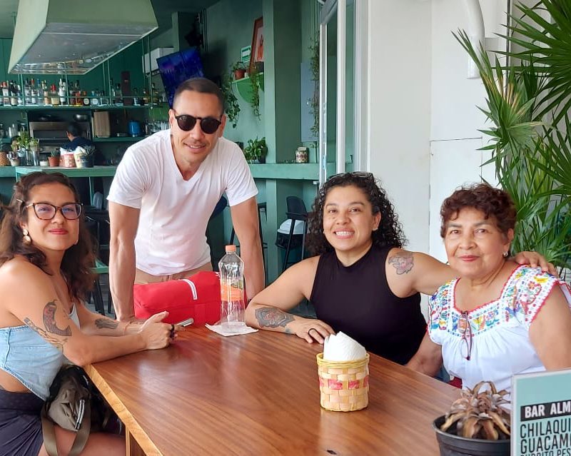 ileeanne's tweet photo. Los García 😎🥰
Por un 2025 mejor! 😜

Y, Los Avila 🤓🤩 https://t.co/5t8Z0VBDDV