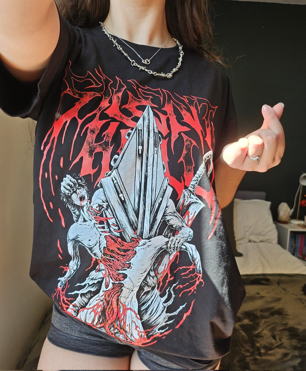 A moment for this Silent Hill shirt 🥰❤️😍💖💕