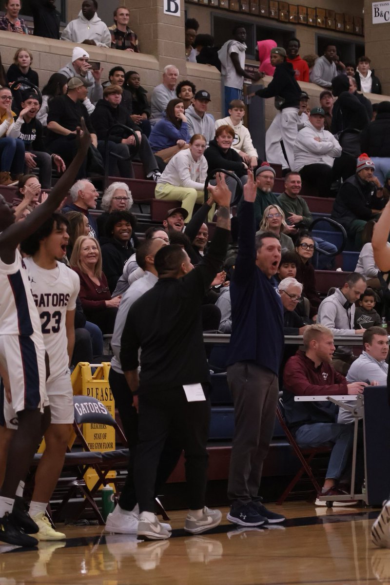 Congratulations varsity boys for their win over Southwest!  Great job Gators! 🐊 🏀